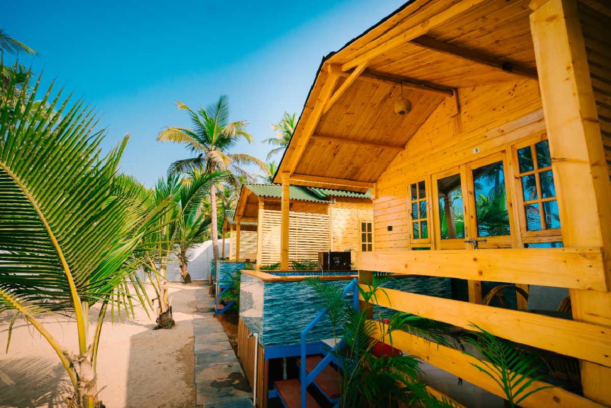 Beachside resort in South Goa with modern bathtub rooms.